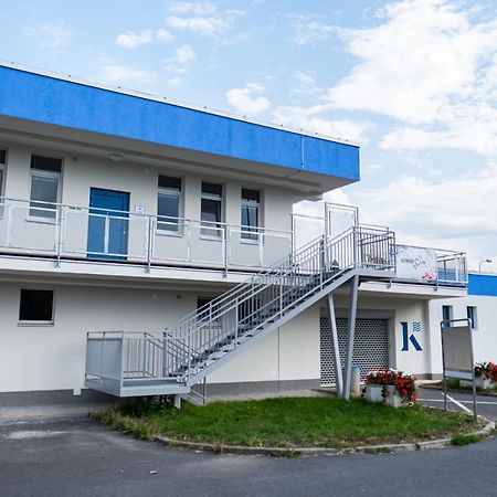 Ubytovna A Cykloubytovna Koupaliste Kadaň Екстериор снимка
